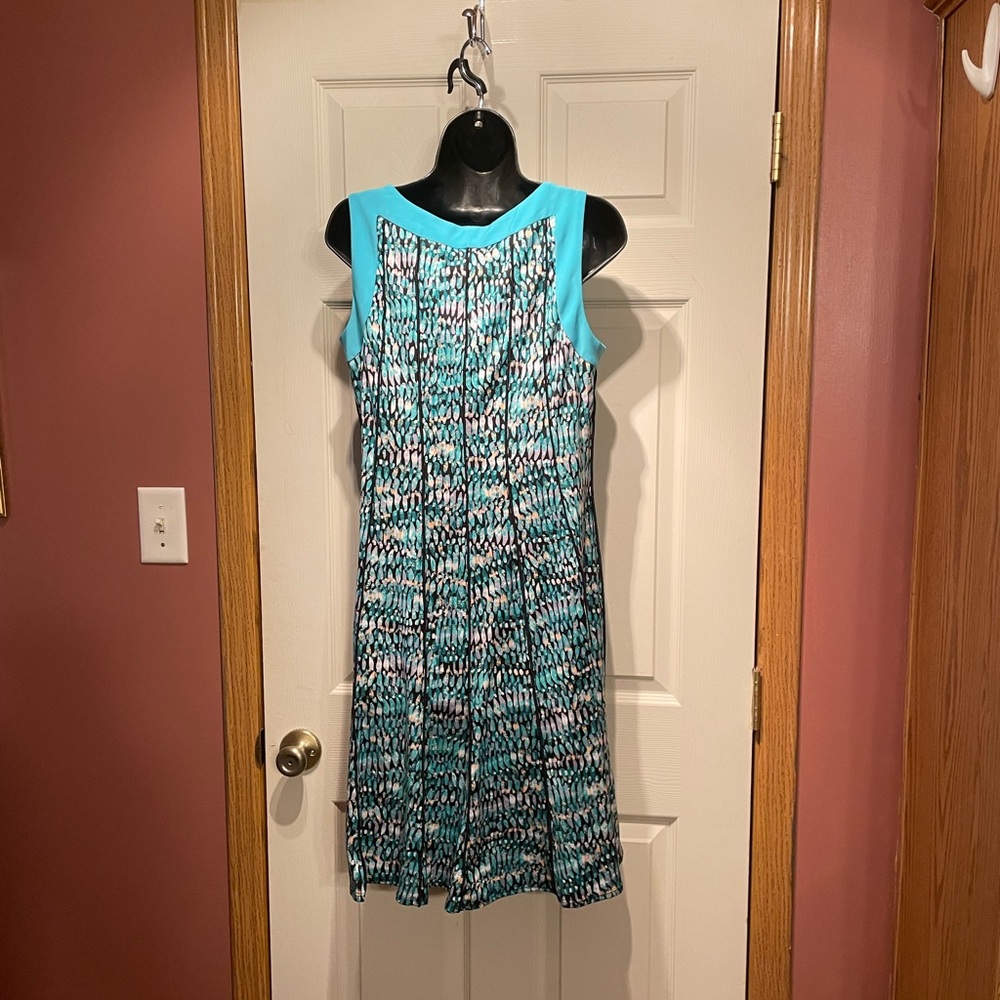 Dress - Picture 2 of 3